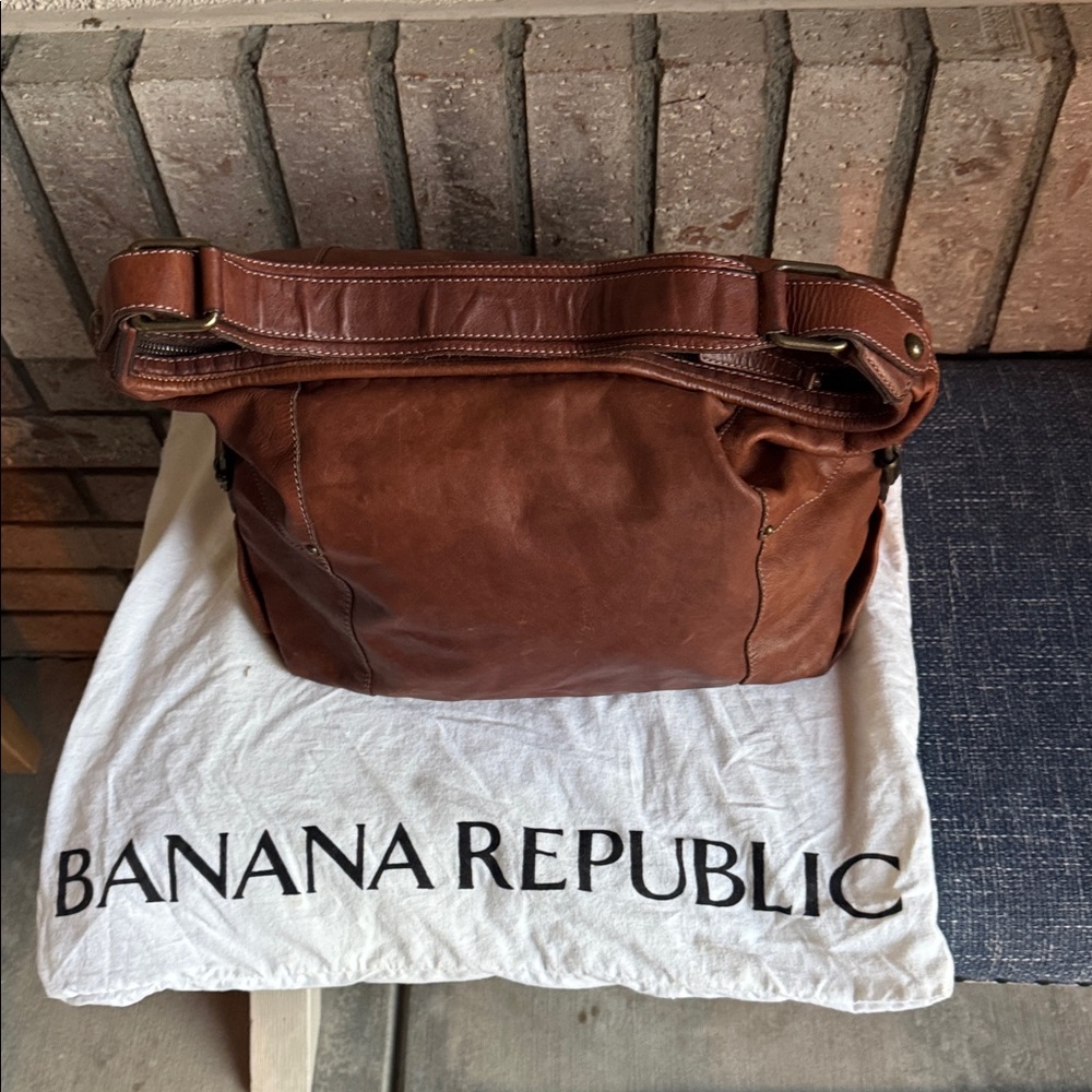 Banana Republic brown Leather women shoulder bag. - Picture 5 of 5